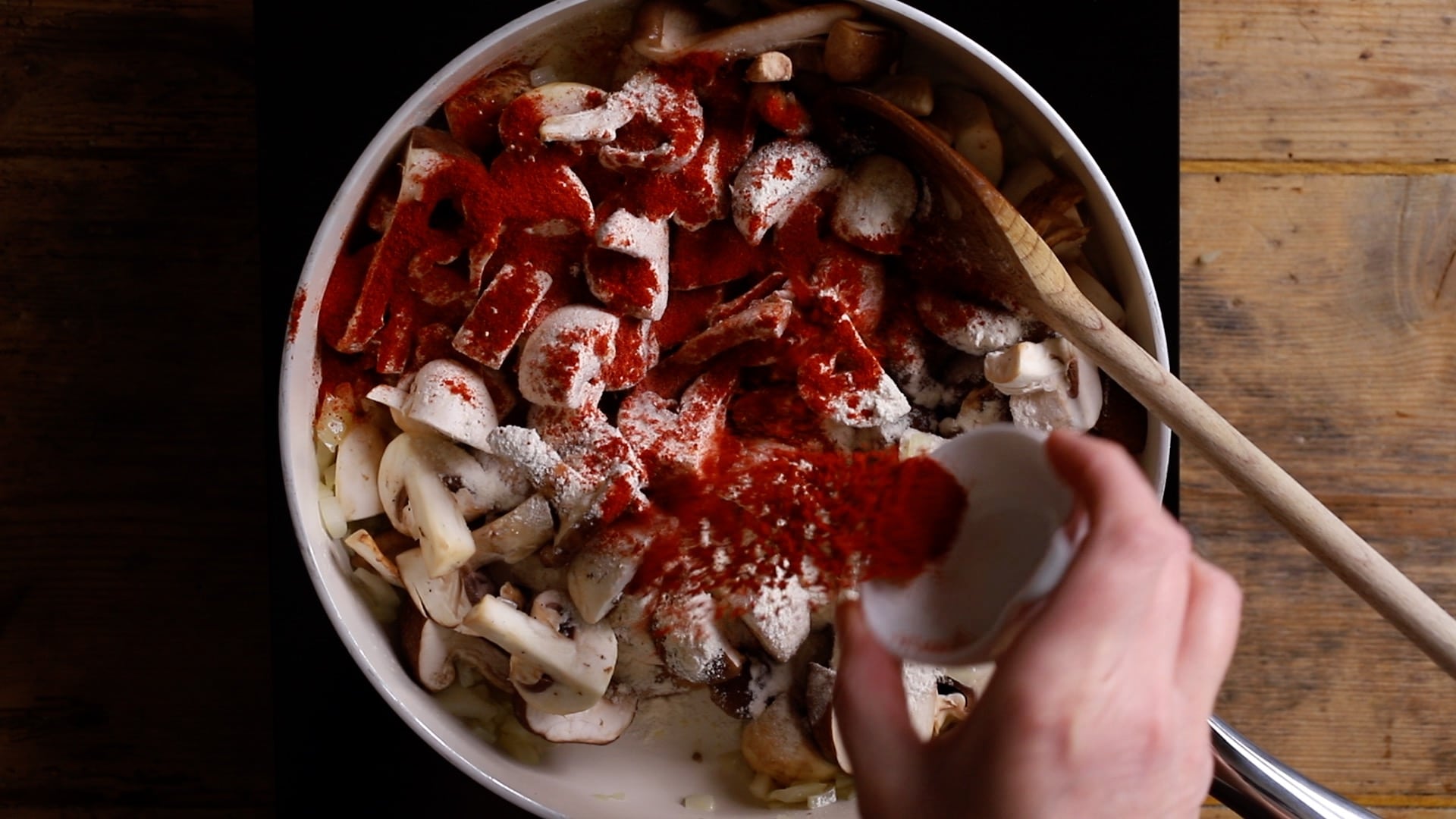 add flour and paprika to mushrooms add flour and paprika to mushrooms