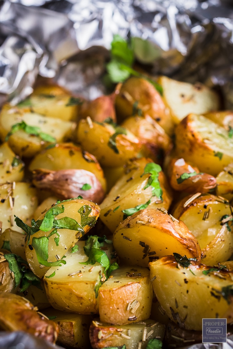 garlic and rosemary roast potatoes garlic and rosemary roast potatoes