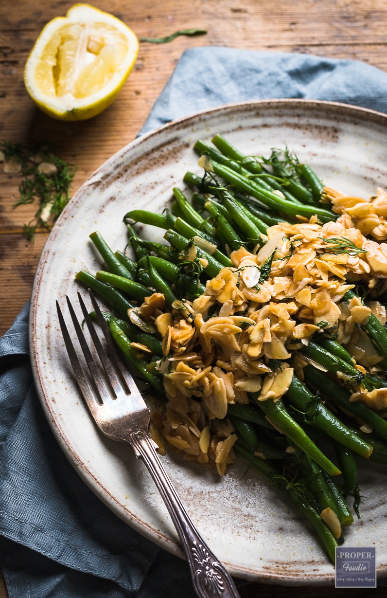 Green bean almondine with buttery almonds Green bean almondine with buttery almonds