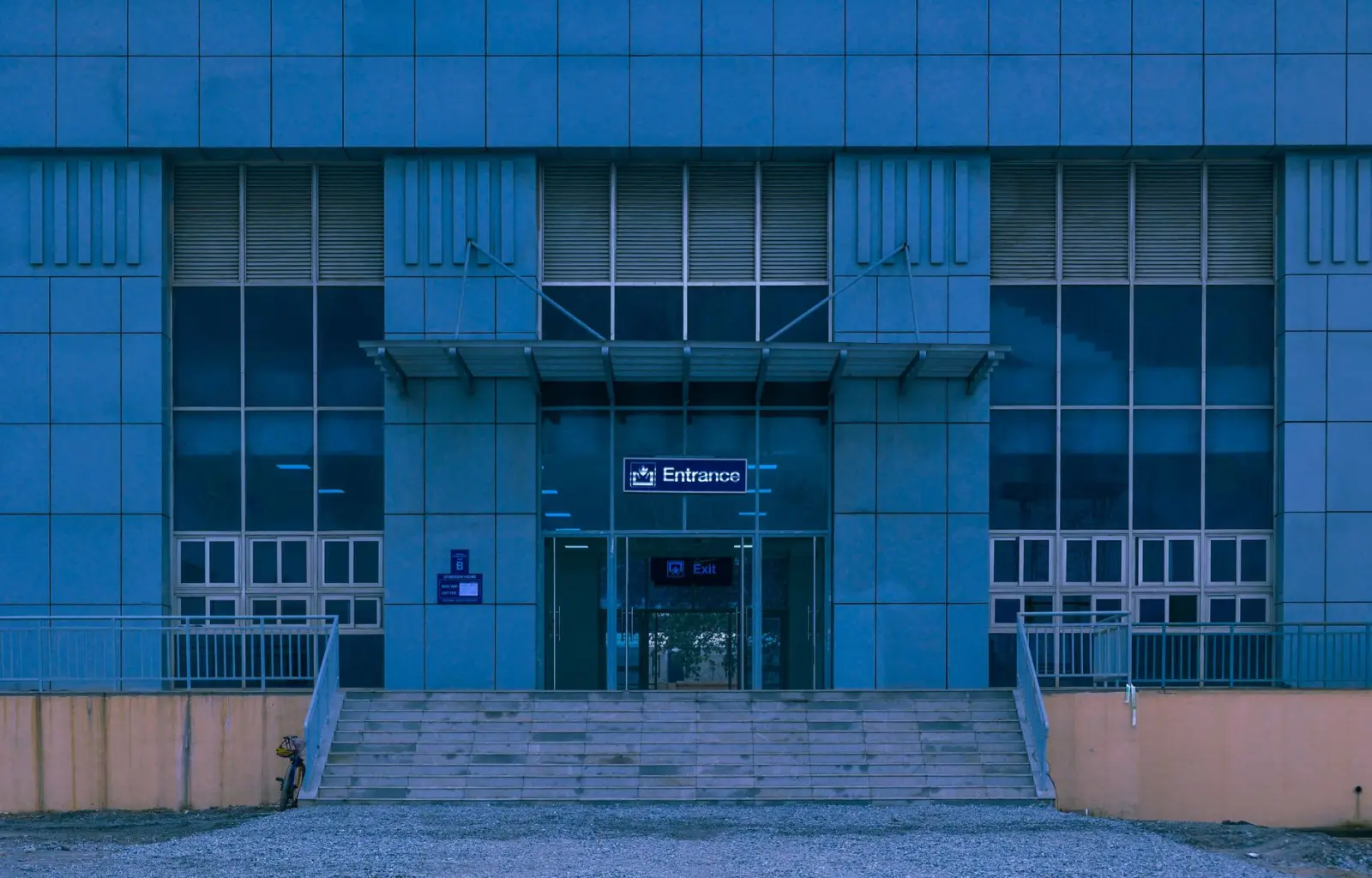 广告设计与包装设计一体化服务：海口胜雅电品牌形象建设方案