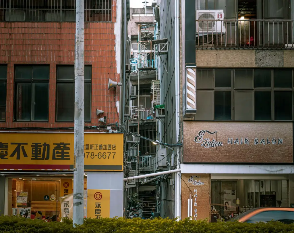 海口广告公司VI视觉系统设计全流程及落地执行要点